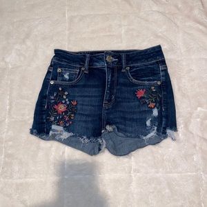 American eagle shorts with flower embroidery